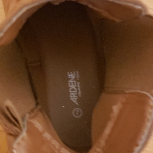 Boots - Picture 3 of 3